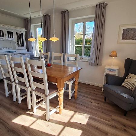 Ferienhaus Ellen, Eg Whg Utersum エクステリア 写真