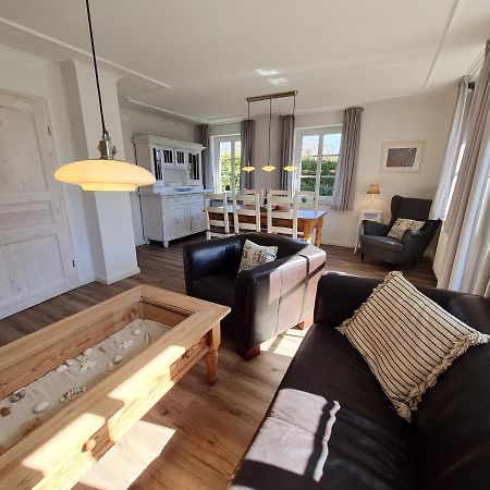 Ferienhaus Ellen, Eg Whg Utersum エクステリア 写真