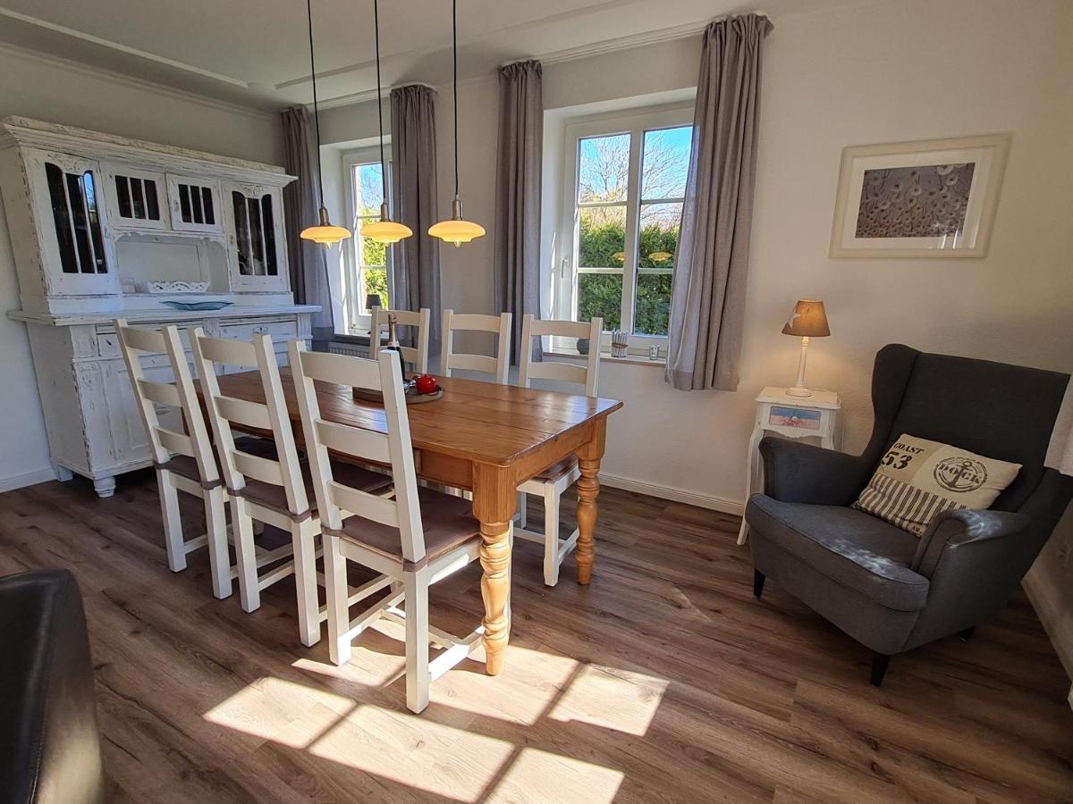 Ferienhaus Ellen, Eg Whg Utersum エクステリア 写真